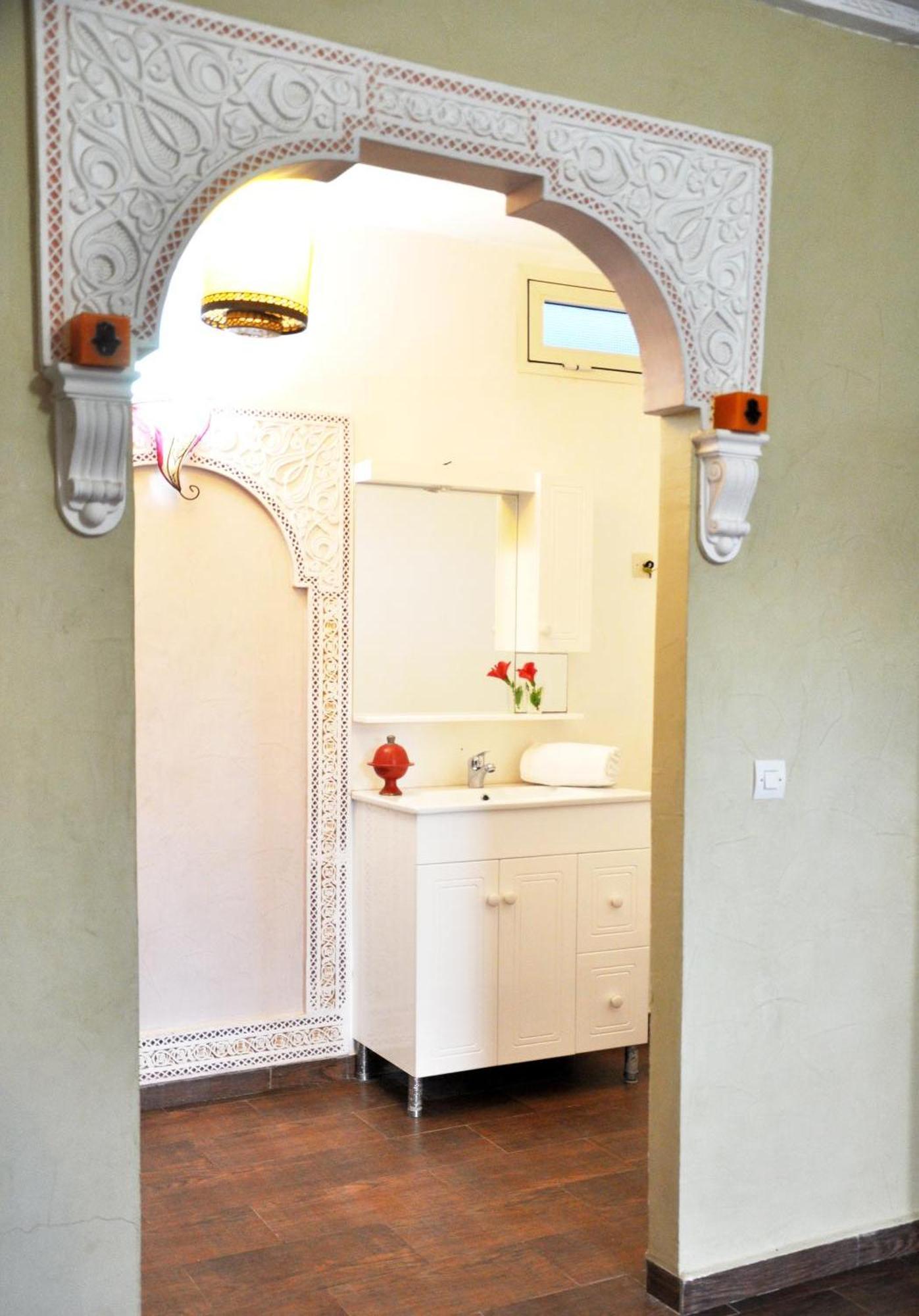 Riad Hamdani Derroua Phòng bức ảnh